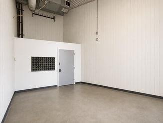 Fort McMurray, AB Retail - 9909 Manning Av Fort McMurray, AB Retail - 9909 Manning Av
