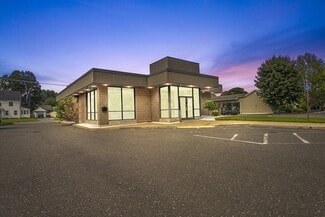 Holyoke, MA Bank - 596 South St
