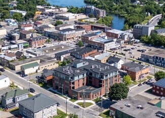 Smiths Falls, ON Retail - 7 Maple Av