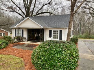 331 INDIAN TRAIL RD N