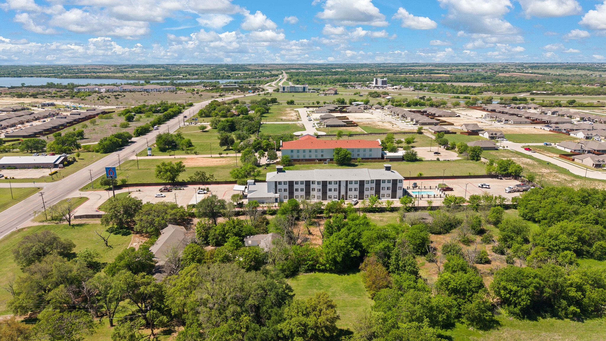 1724 W Henderson St, Cleburne, TX for Sale