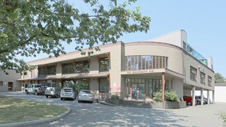 North Vancouver, BC Storefront Retail/Office - 400 Brooksbank Ave