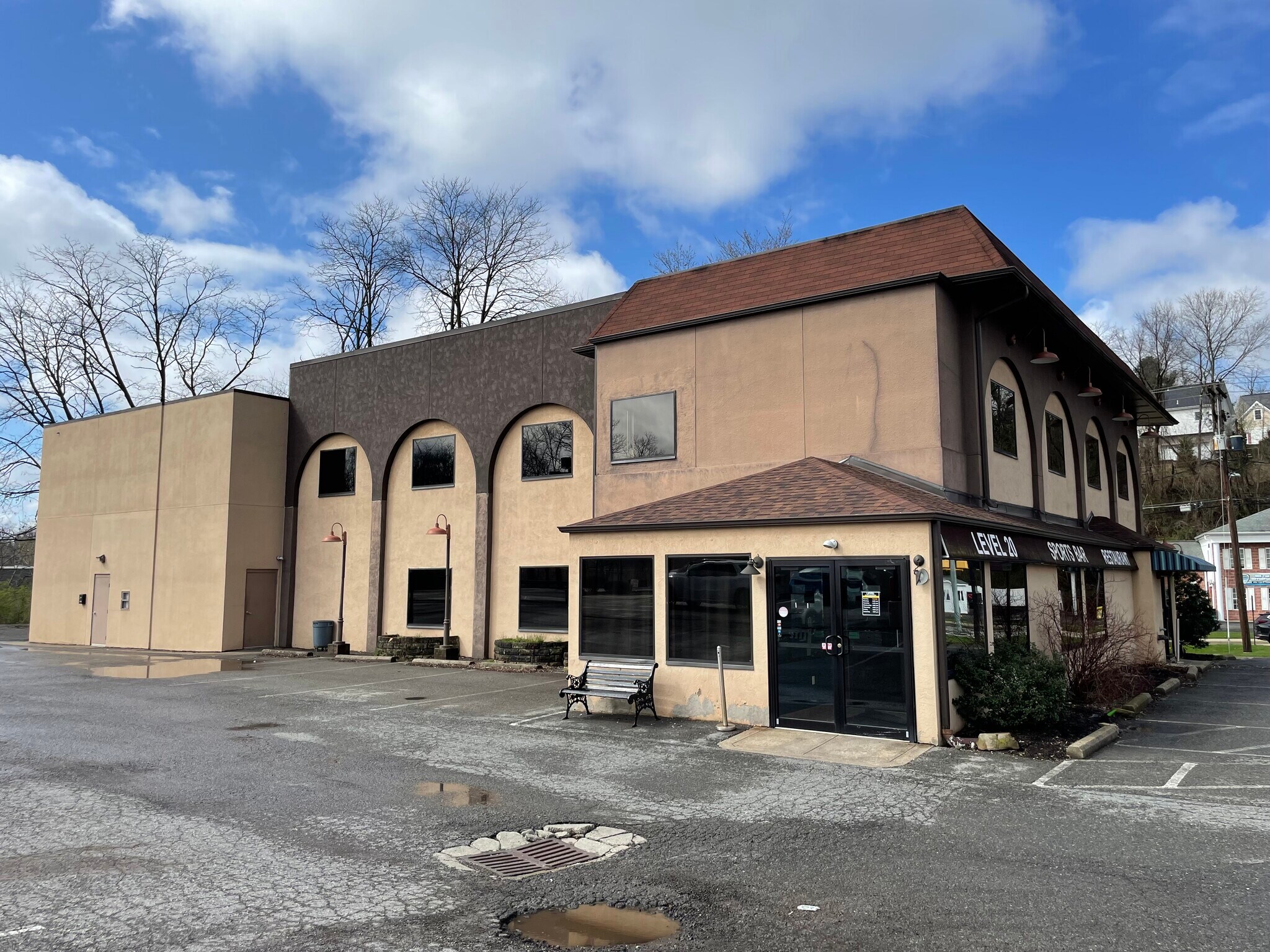1033 Mayfair Dr, Bethel Park, PA for Sale