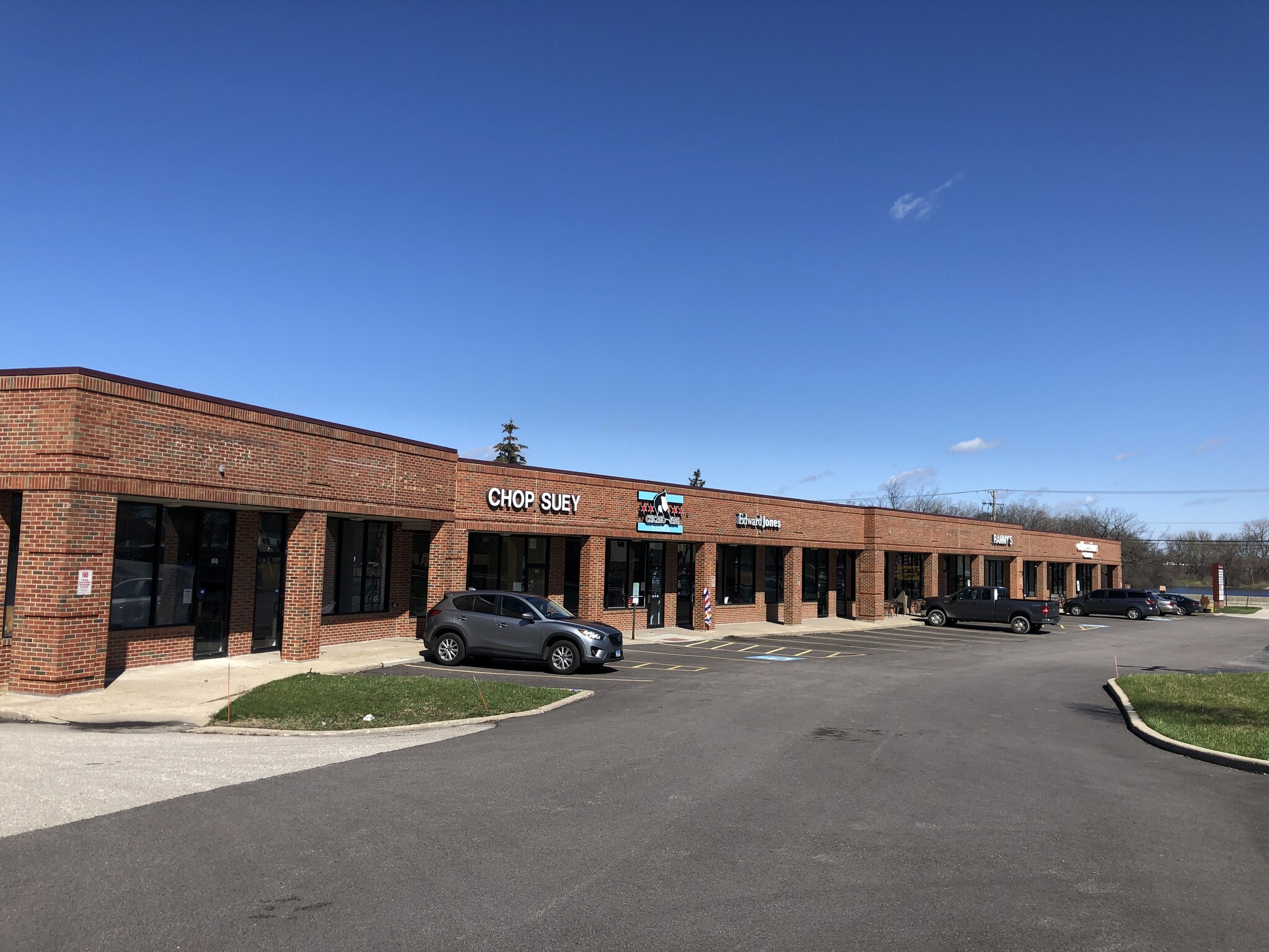 820 Wheeling Rd, Wheeling, IL for Rent