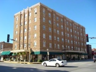 Chanute, KS Hospitality - 12 E Main St