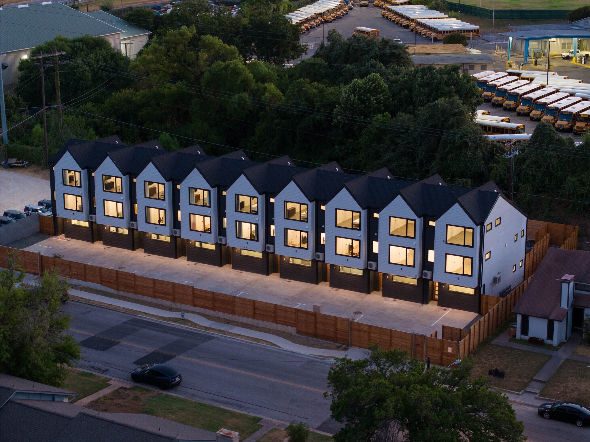 7104 Creekside Dr, Austin, TX for Sale