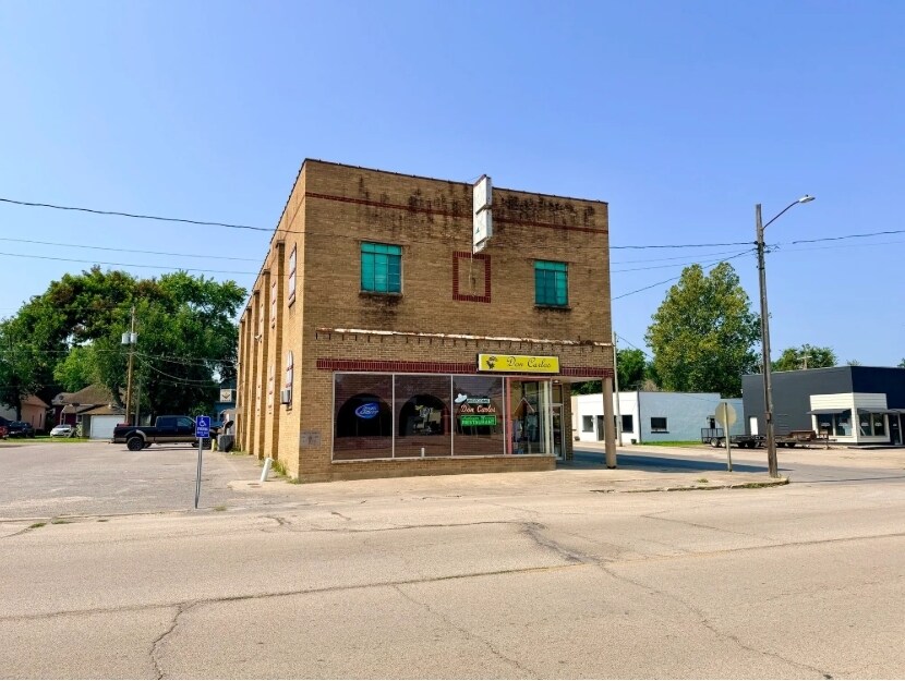 150 W Yoakum Ave, Chaffee, MO for Sale