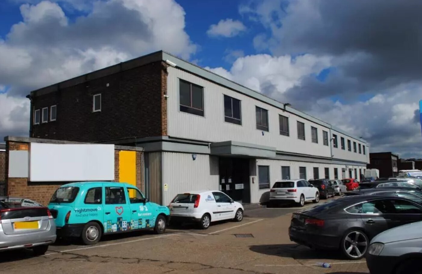 11-17 Fowler Rd, Ilford, LND for Rent