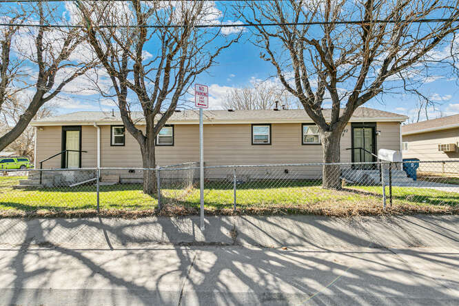 5997 Magnolia St, Commerce City, CO for Sale