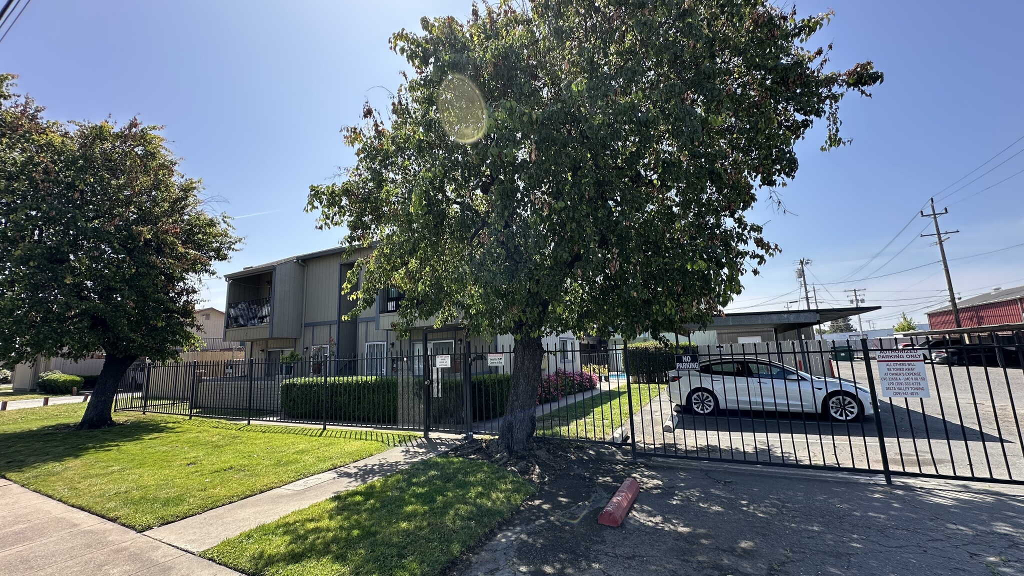 610 E Pine St, Lodi, CA for Sale