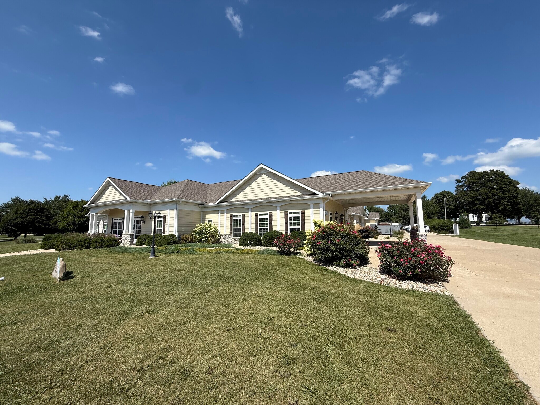 15+/- Bed Memory Care Illinois Near Peoria, Elmwood, IL for Sale