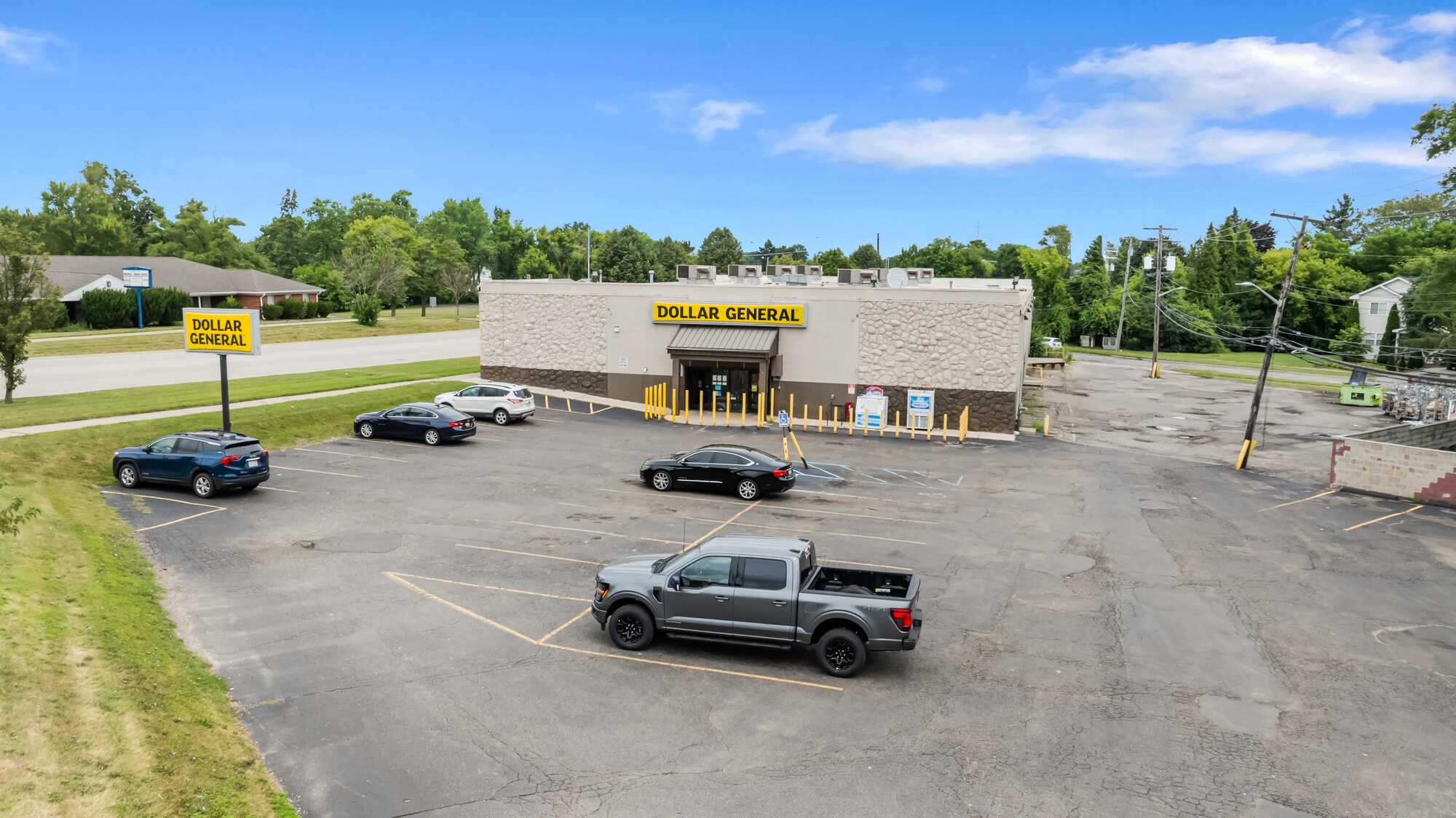 980 University Dr, Pontiac, MI for Sale