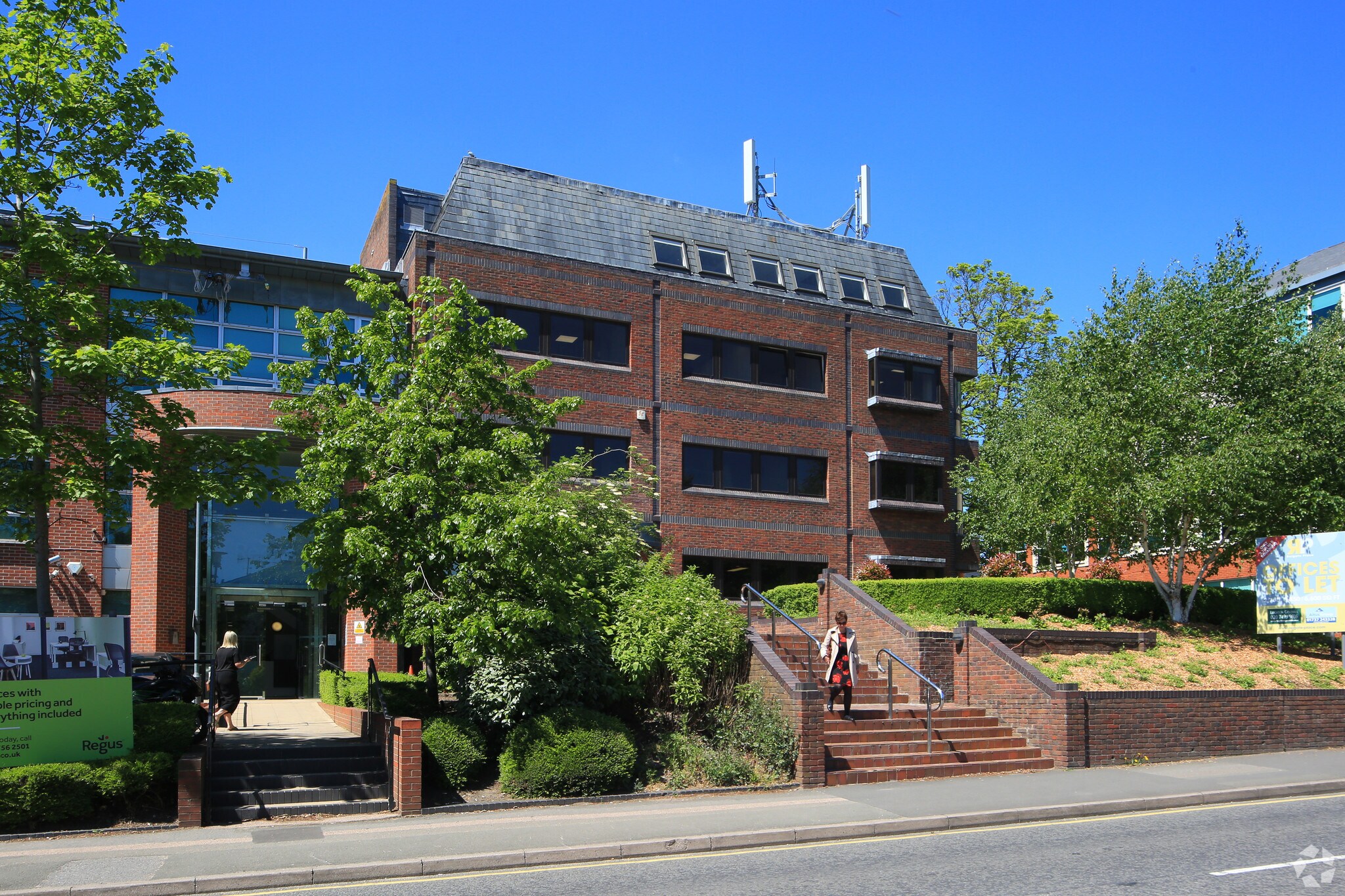 43 London Rd, Reigate, SRY for Rent