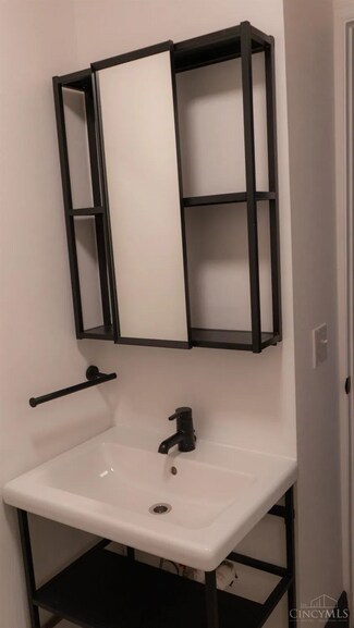 Blanchester, OH Flex - 108 E Main St