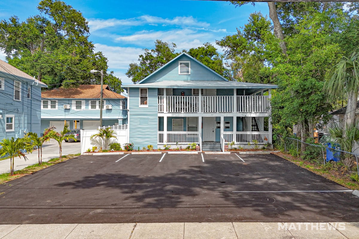 945 Crescent Lake Dr N, Saint Petersburg, FL for Sale