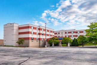 Milwaukee, WI Hospitality - 5311 S Howell Ave