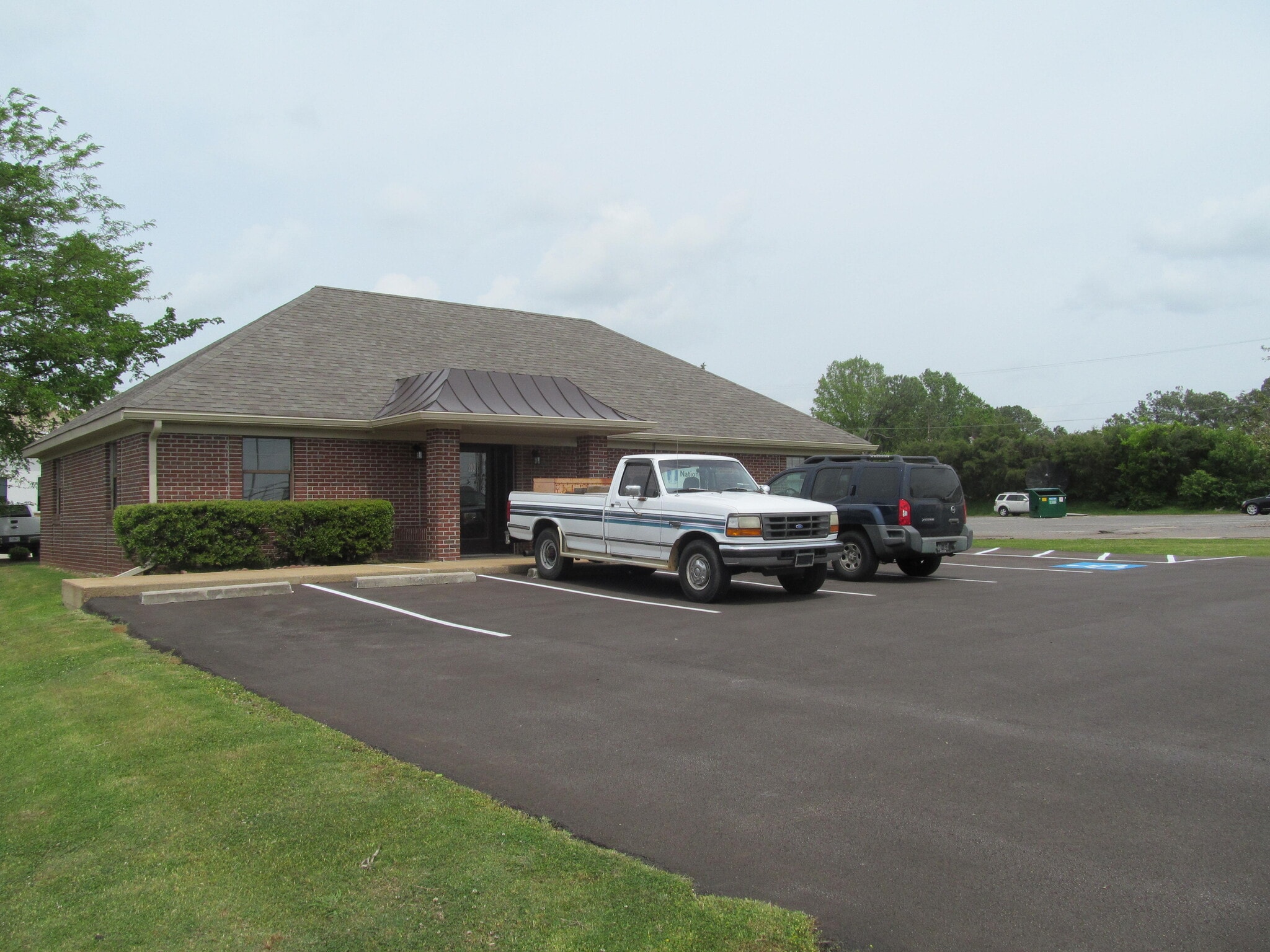 212 Goodman Rd E, Southaven, MS for Rent