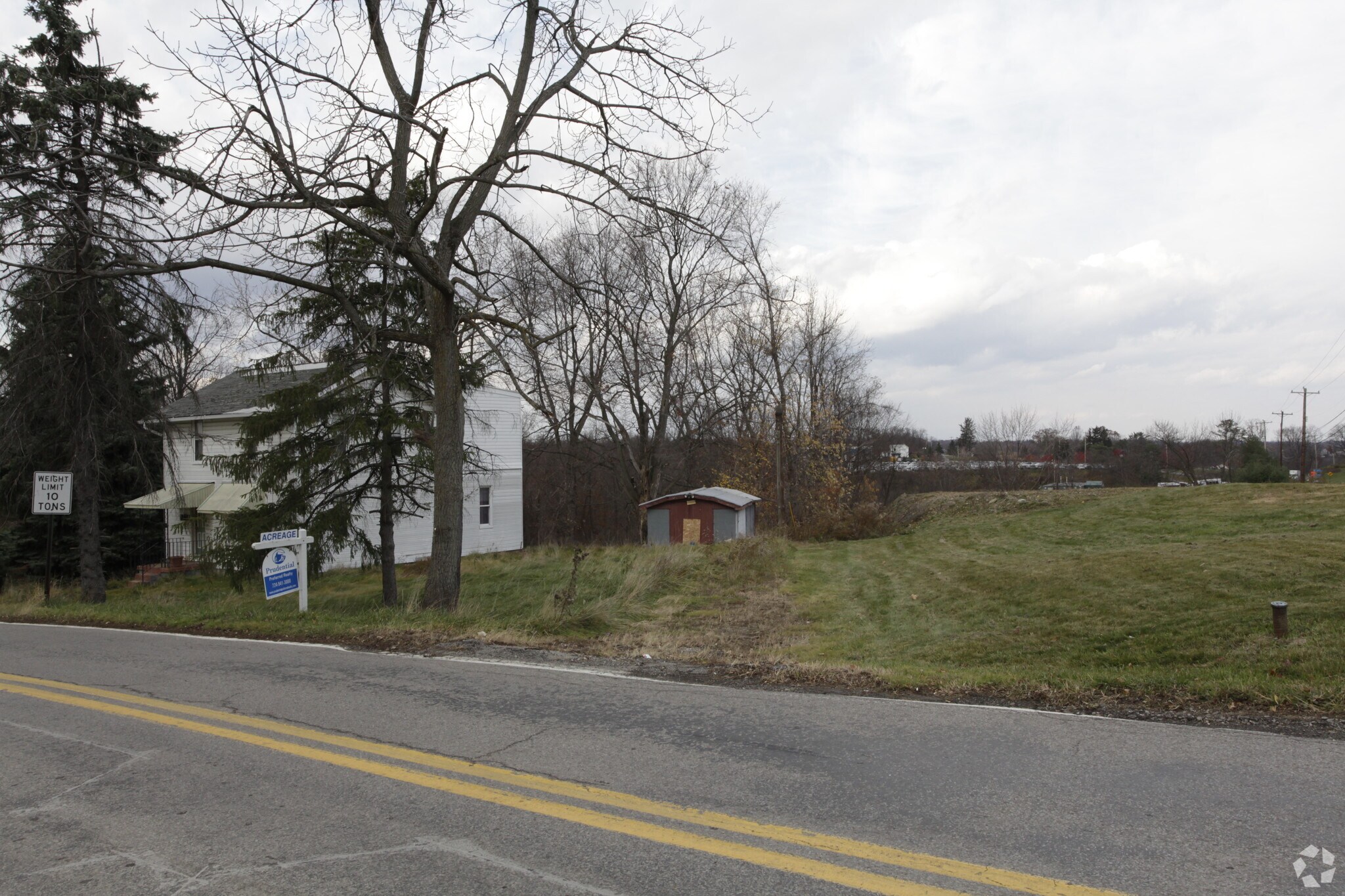 702 Hookstown Grade Rd, Clinton, PA for Rent