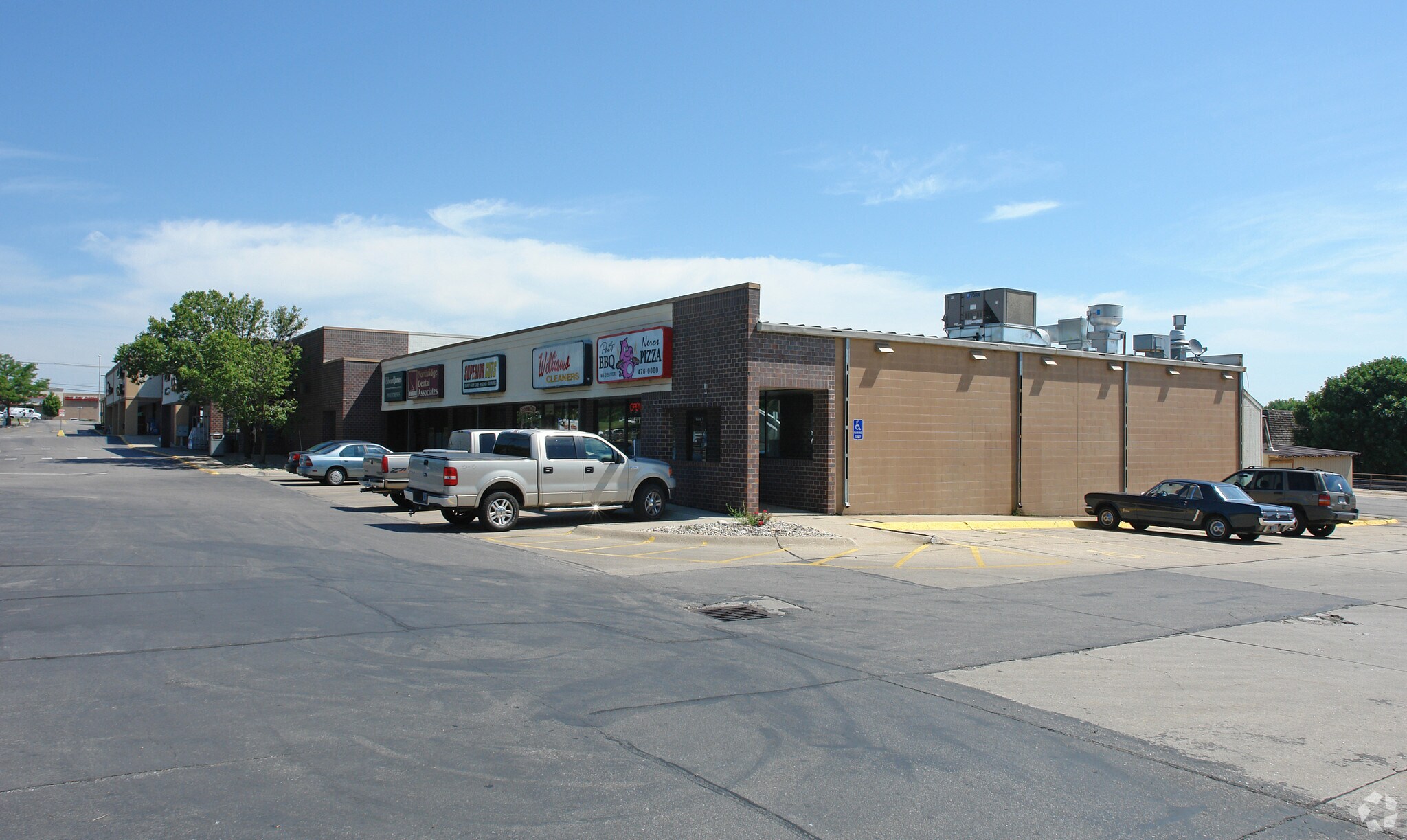 1401 Superior St, Lincoln, NE for Rent