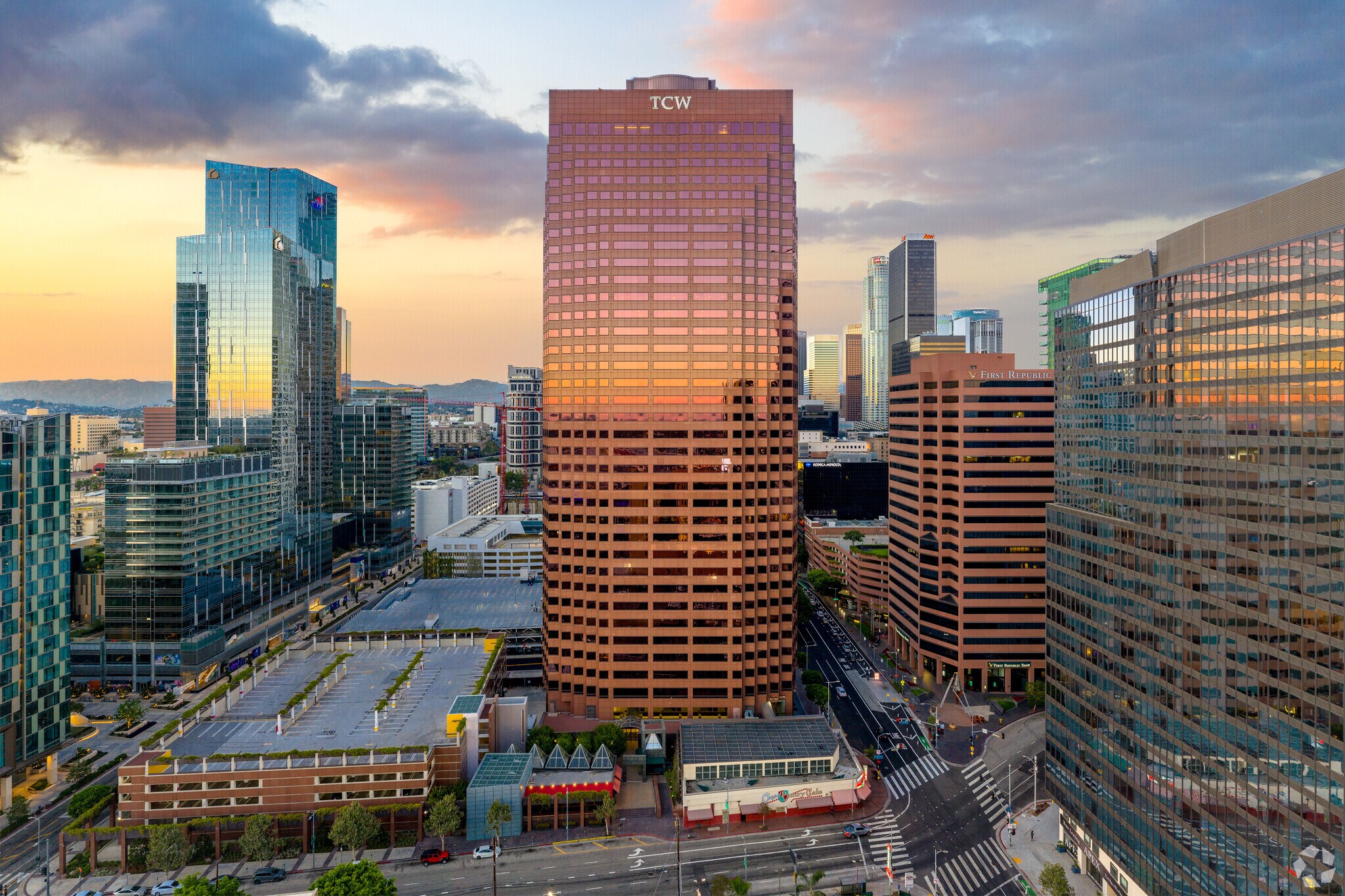 865 S Figueroa St, Los Angeles, CA for Rent