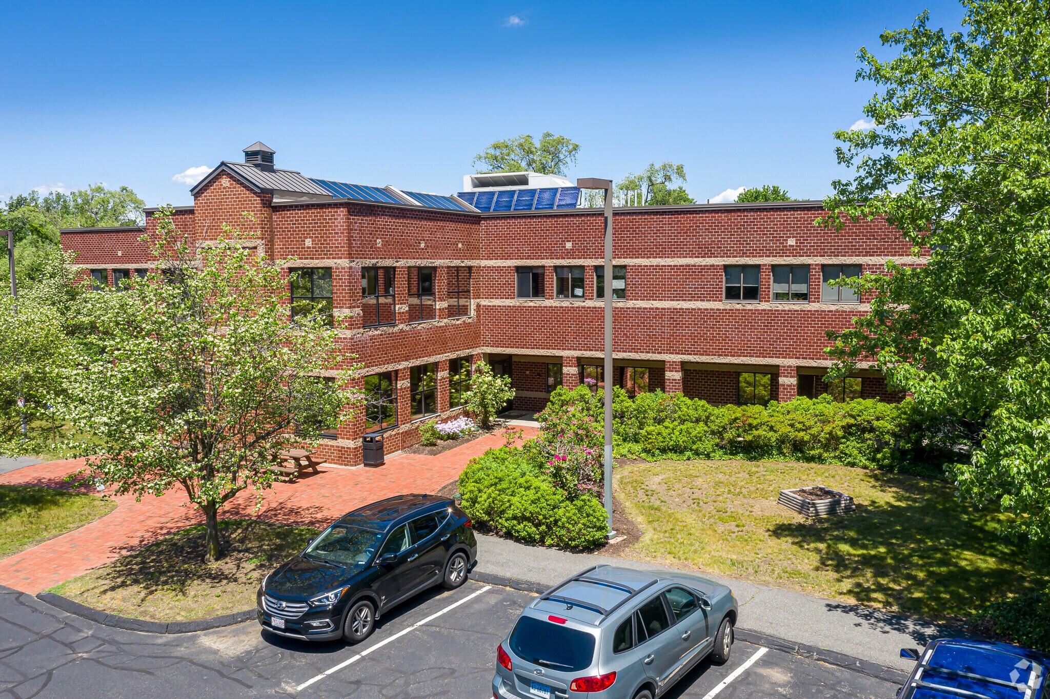 100 University Dr, Amherst, MA for Rent