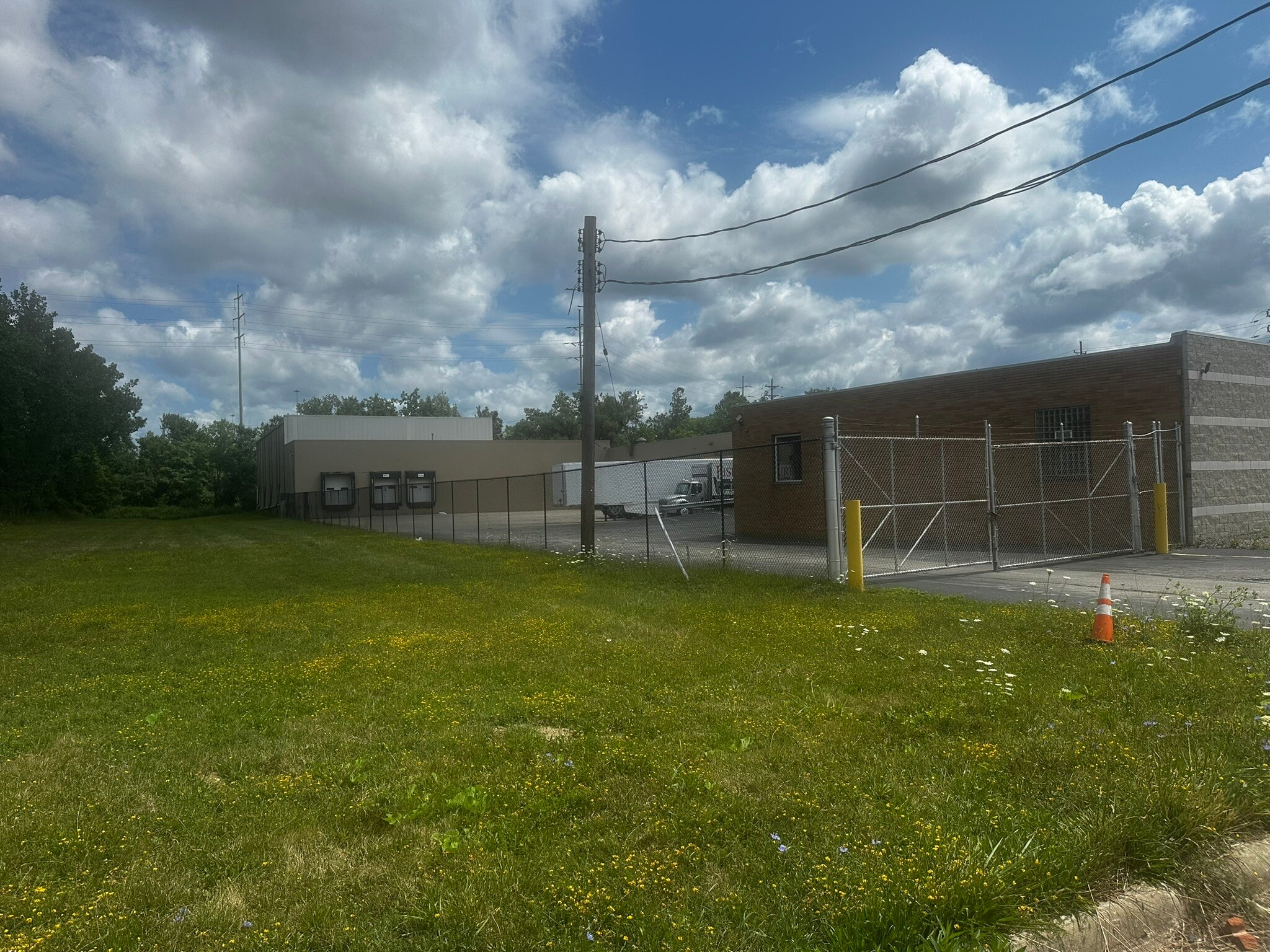 22101 Aurora Rd, Bedford Heights, OH for Rent