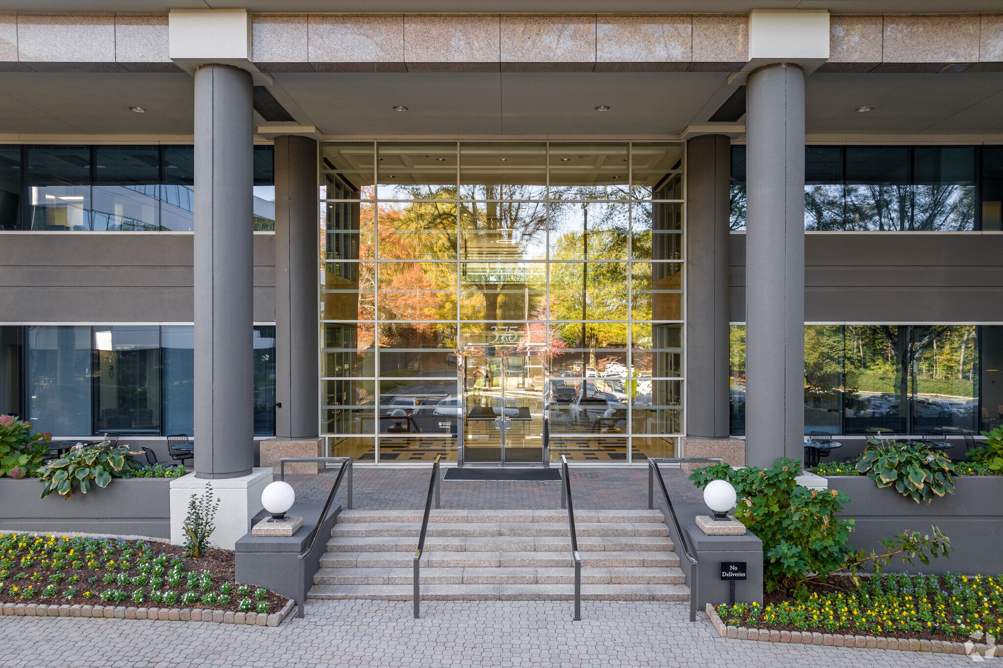 375 Northridge Rd, Atlanta, GA for Rent