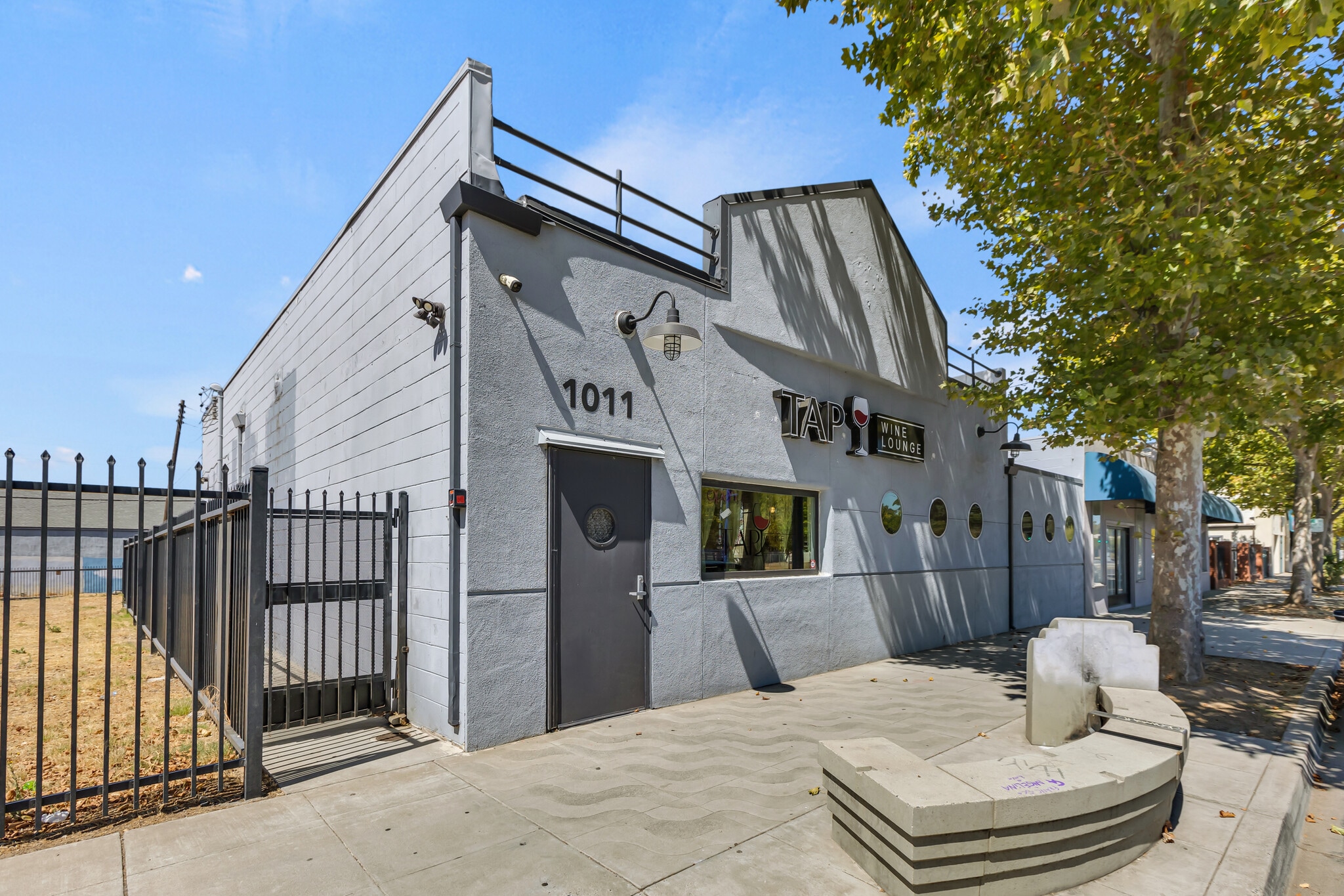 1011 Del Paso Blvd, Sacramento, CA for Sale