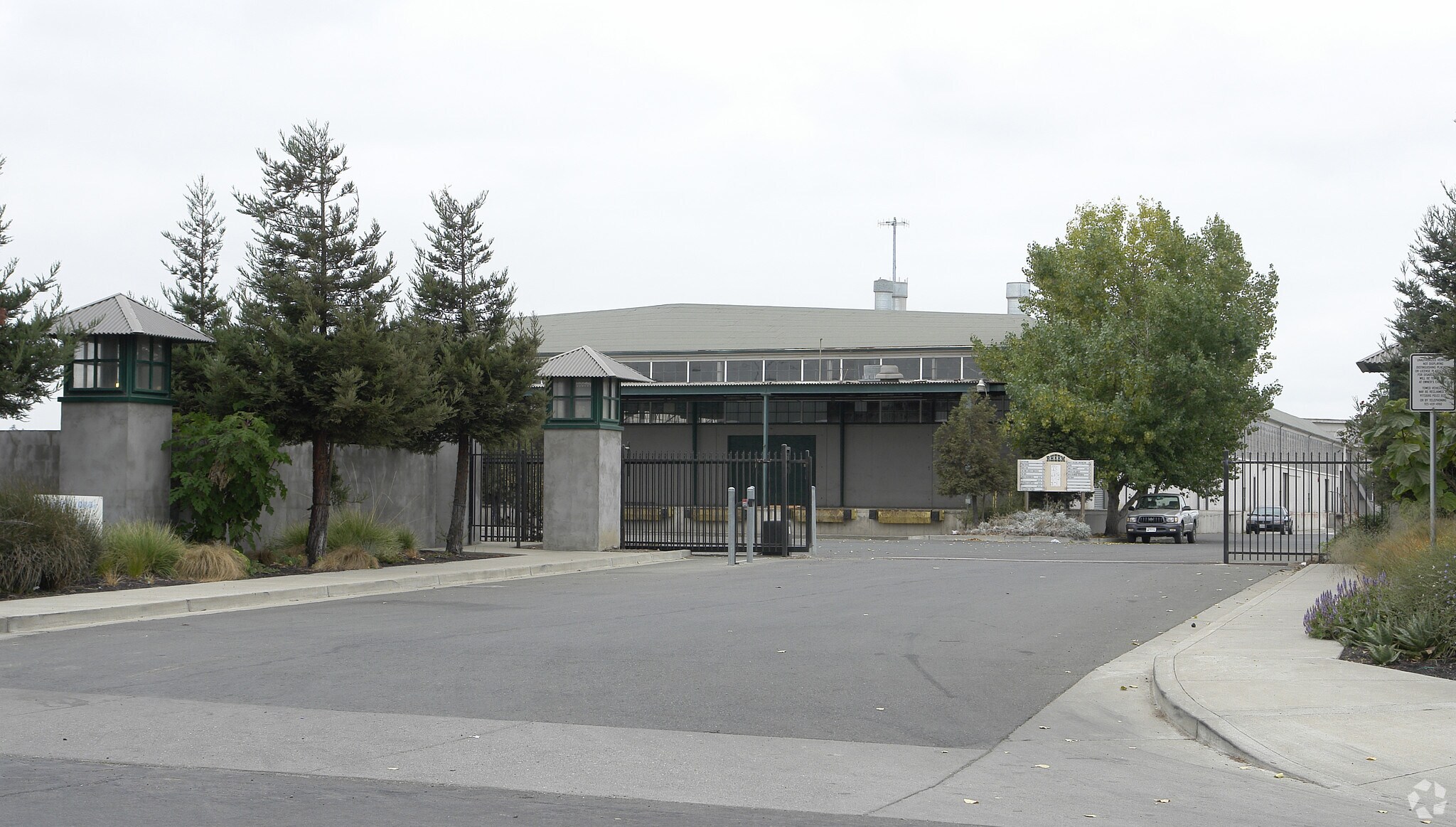 740-798 Market Ave, Richmond, CA for Rent