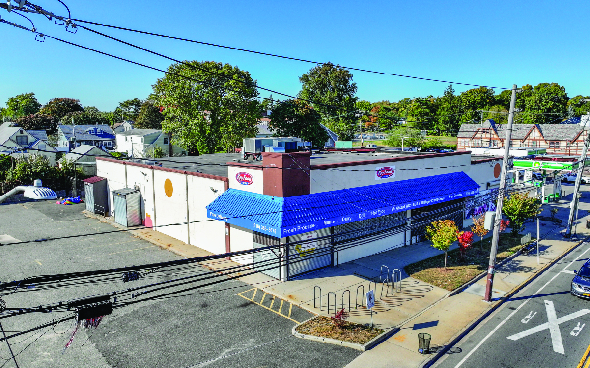 700 Woodfield Rd, West Hempstead, NY for Sale