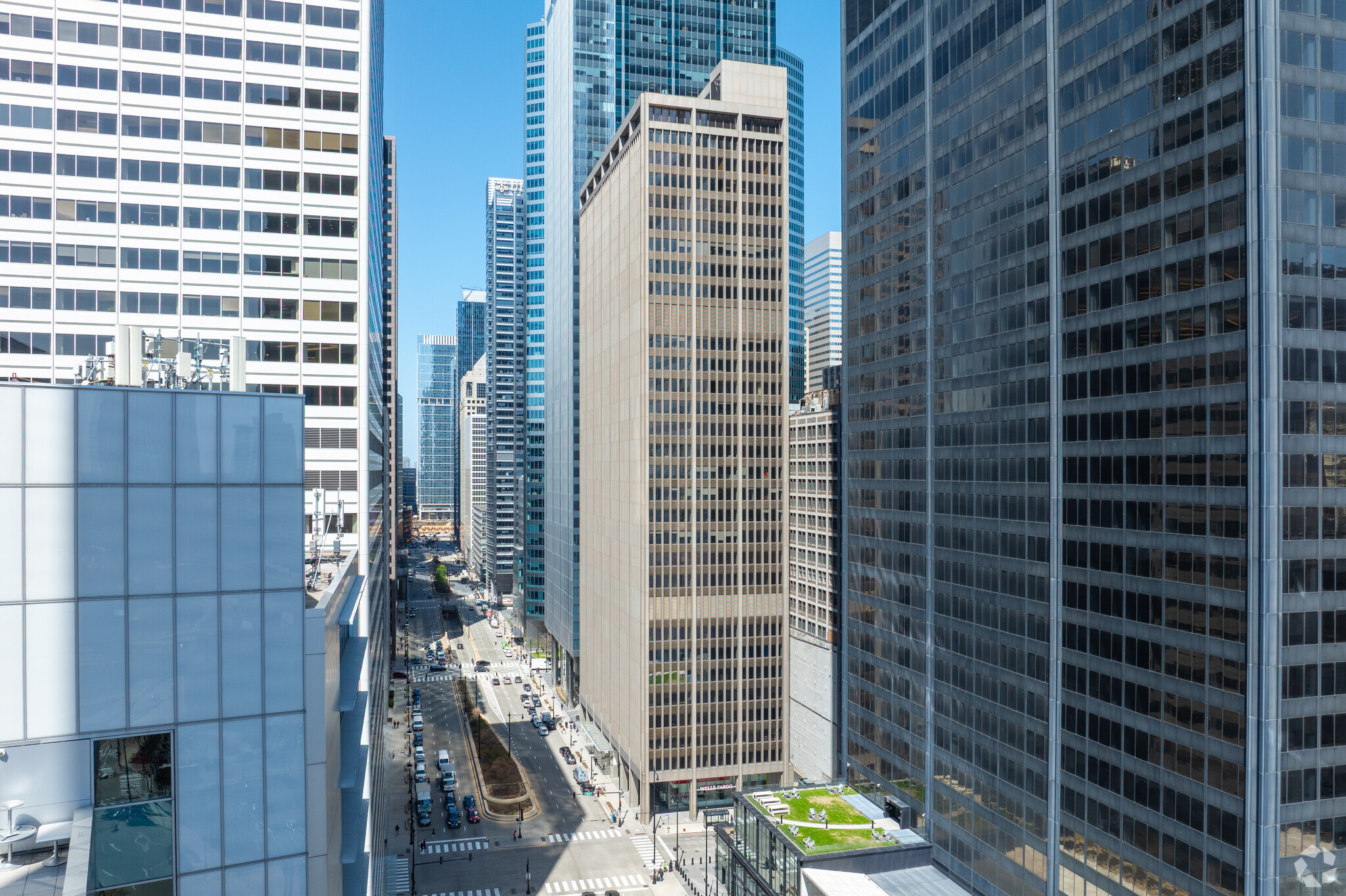 125 S Wacker Dr, Chicago, IL for Sale