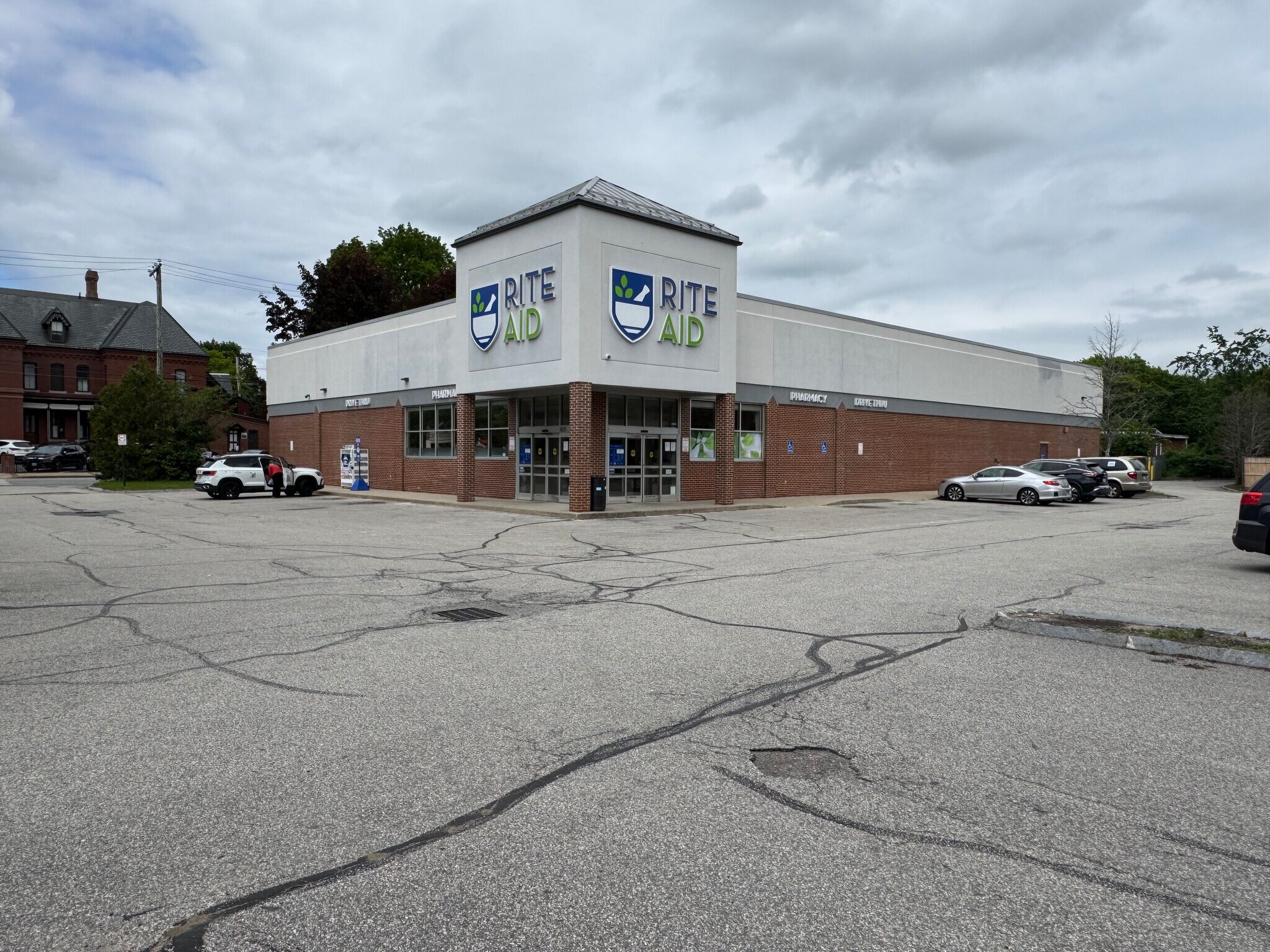 1631 Elm St, Manchester, NH for Rent
