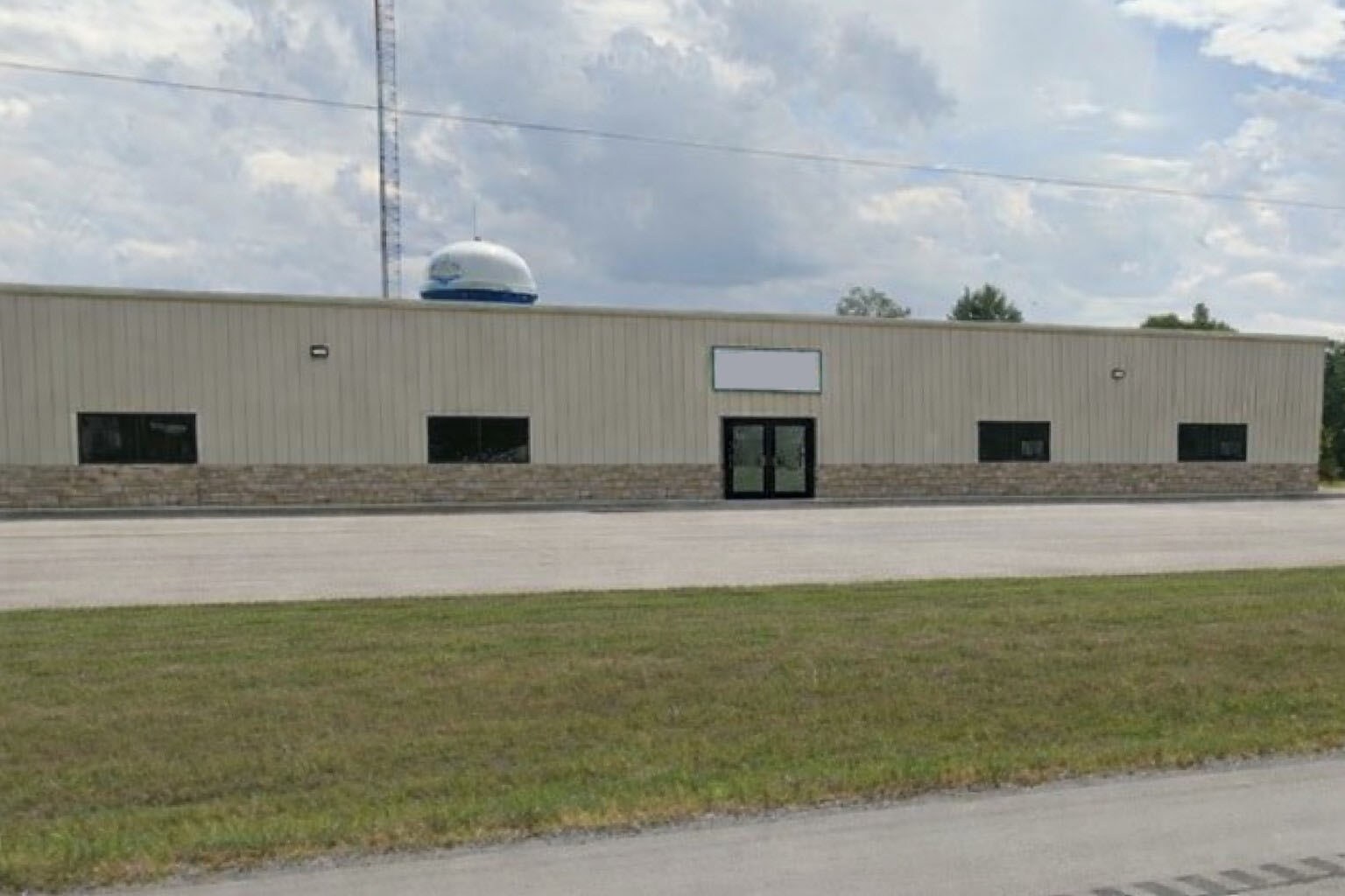 555 N Line St, Columbia City, IN for Rent