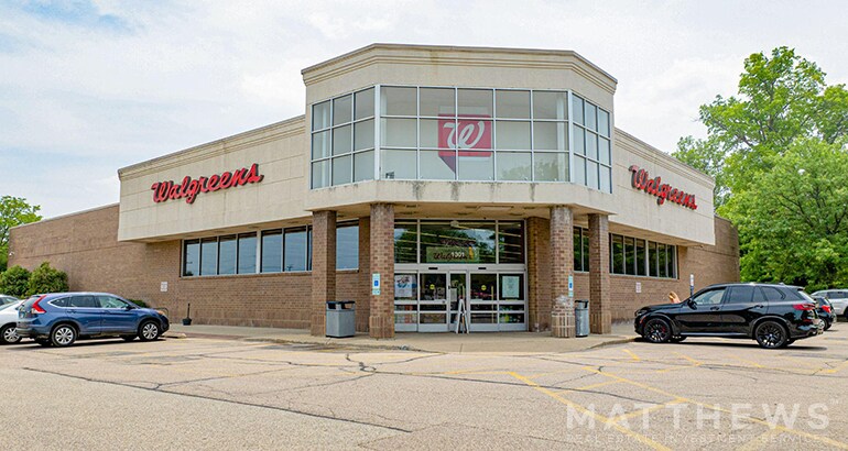 1301 W Algonquin Rd, Algonquin, IL for Sale