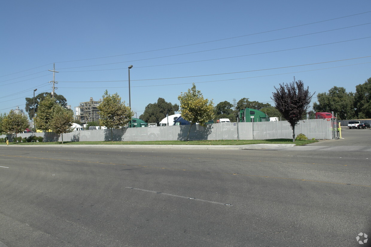 1425 Industrial Dr, Stockton, CA for Rent