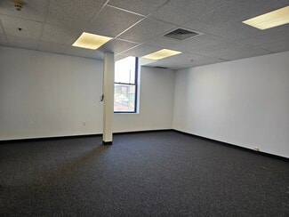 Middletown, CT Office - 484 Main St