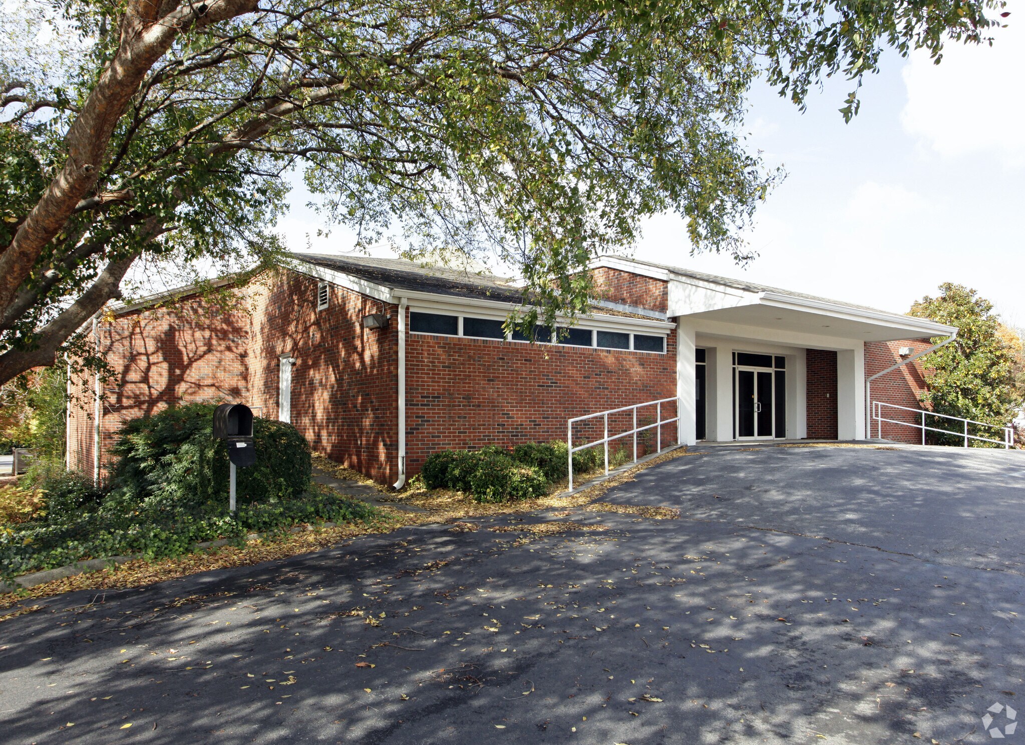 2212 Jordan Ln, Huntsville, AL for Sale