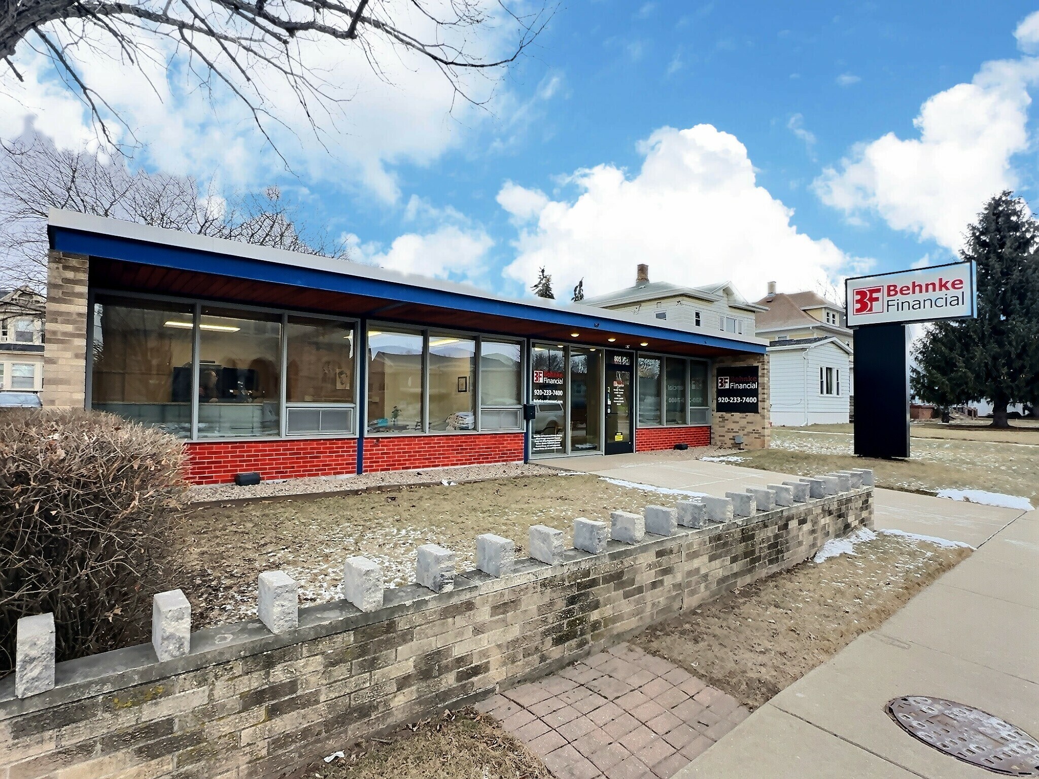 805 N Main St, Oshkosh, WI for Sale