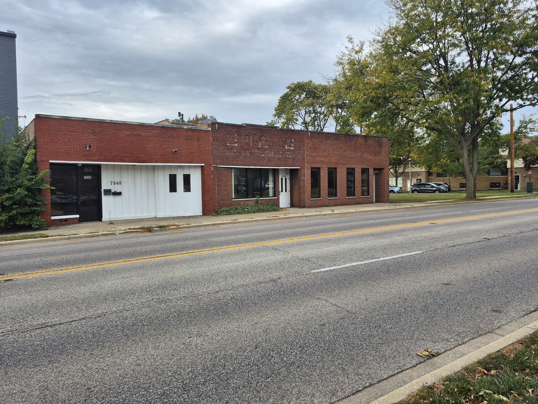 7852 Lincoln Ave, Skokie, IL for Sale