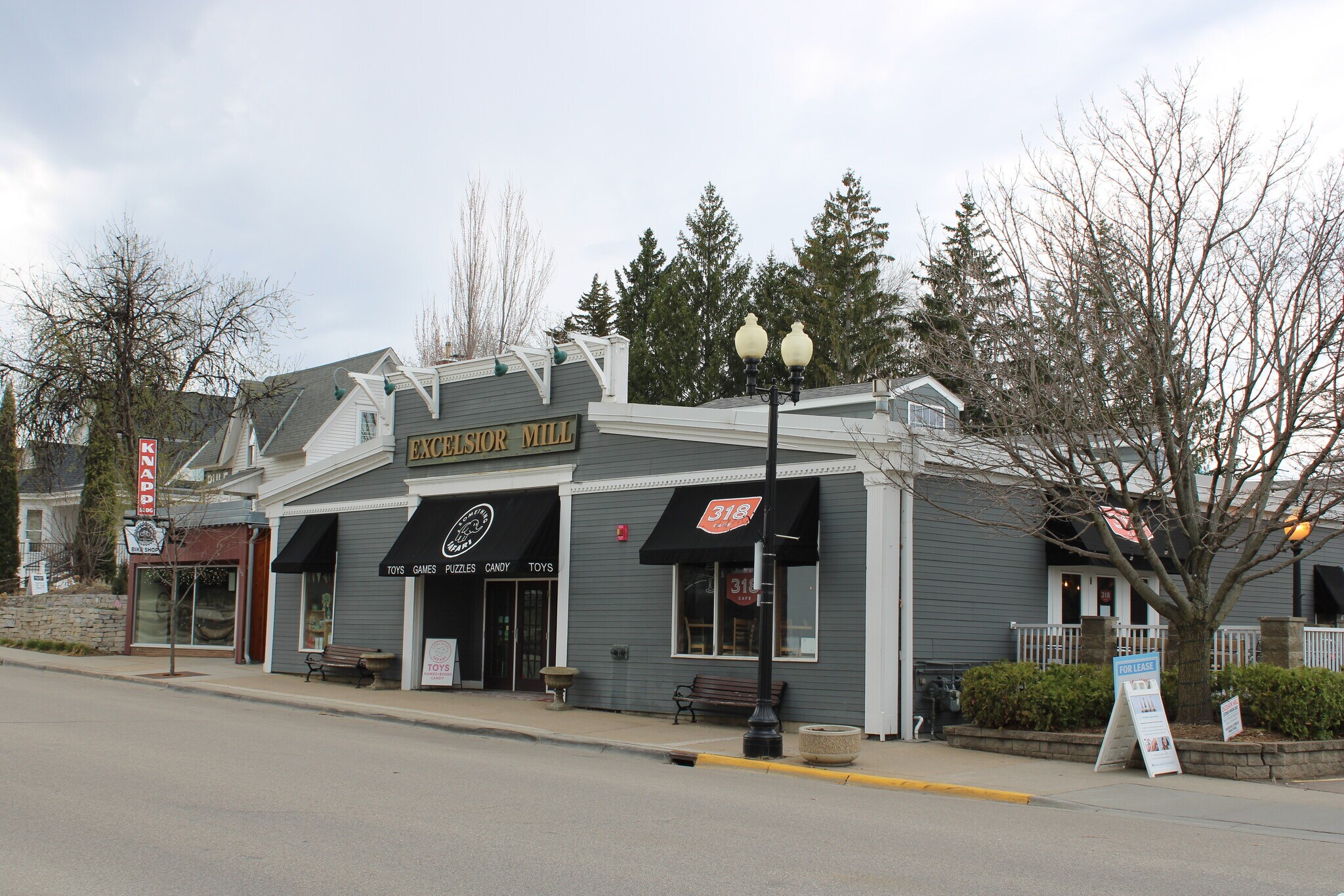 310-340 Water St, Excelsior, MN for Rent
