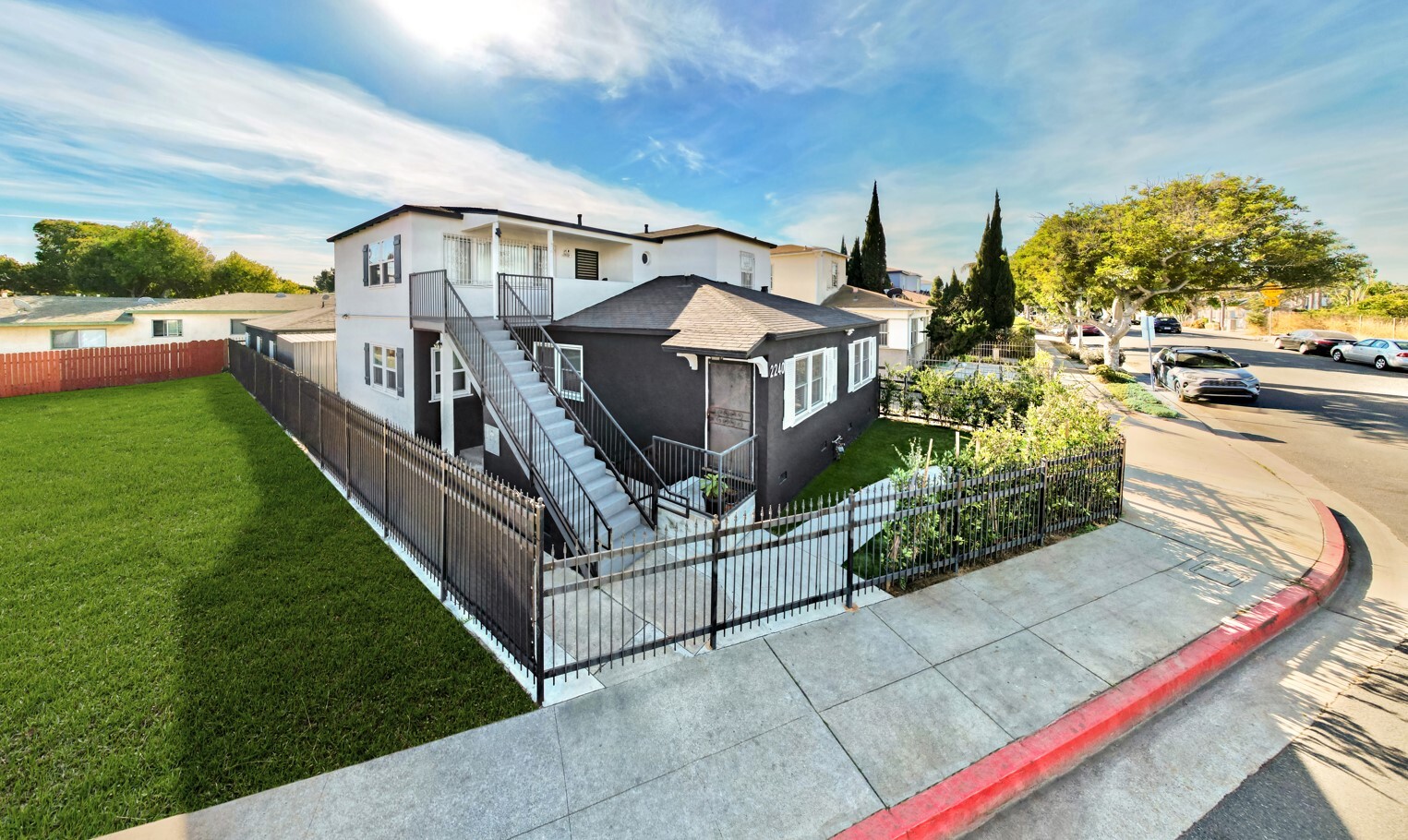 2240 Delaware Ave, Santa Monica, CA for Sale