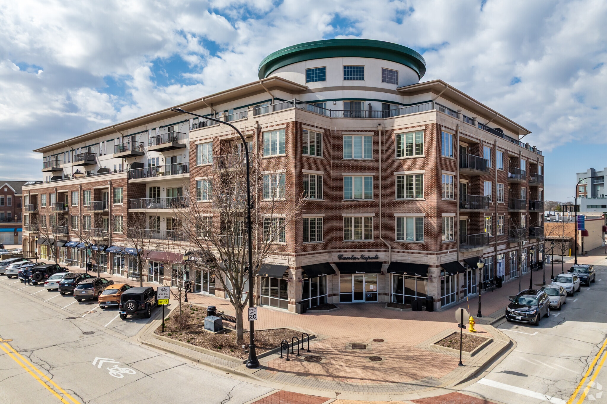 100-110 S Emerson St, Mount Prospect, IL for Sale