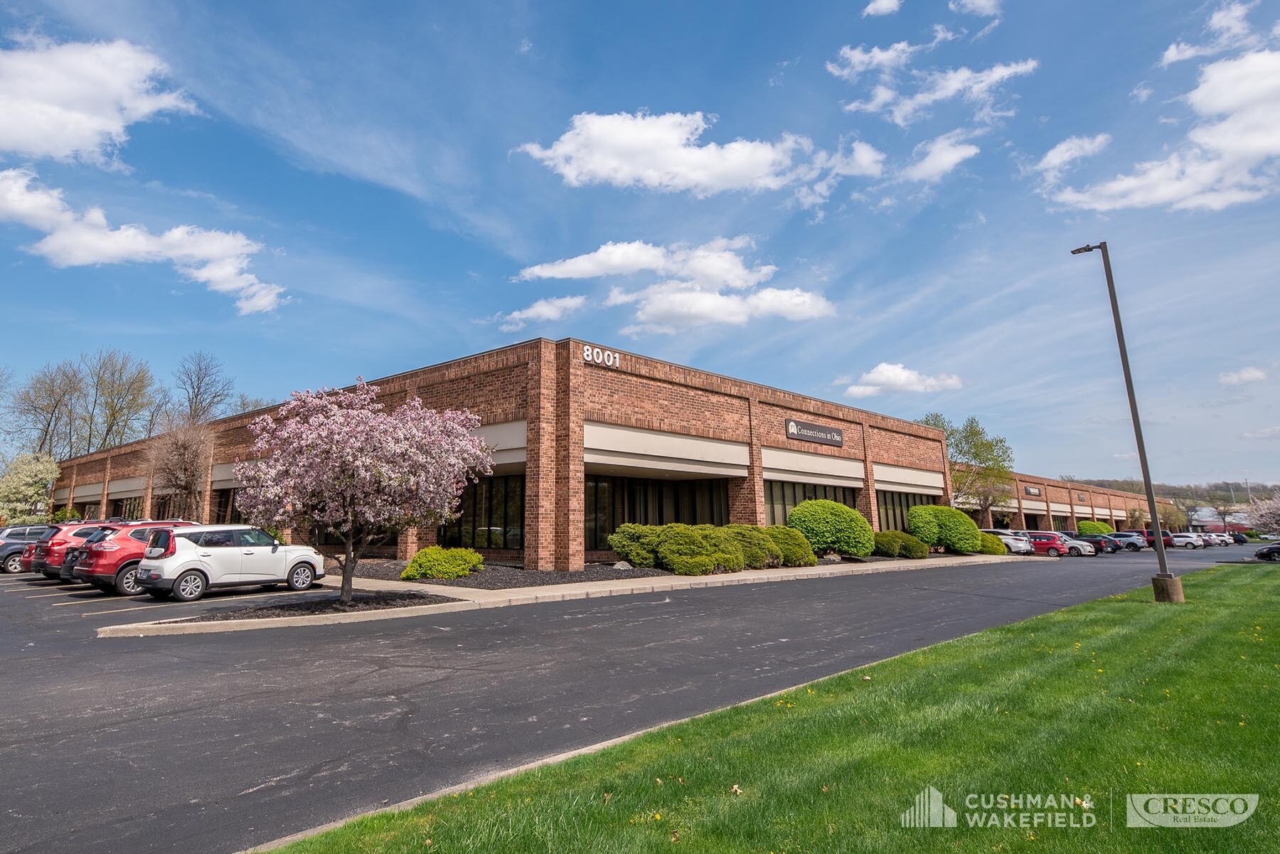 8001 Sweet Valley Dr, Valley View, OH for Rent