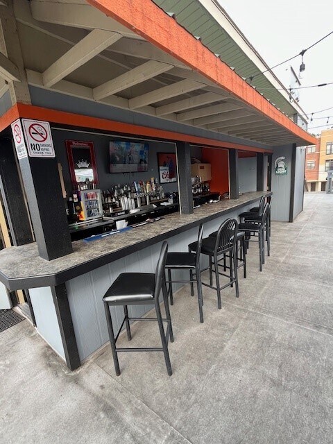 609-625 W Western Ave, Muskegon, MI for Sale