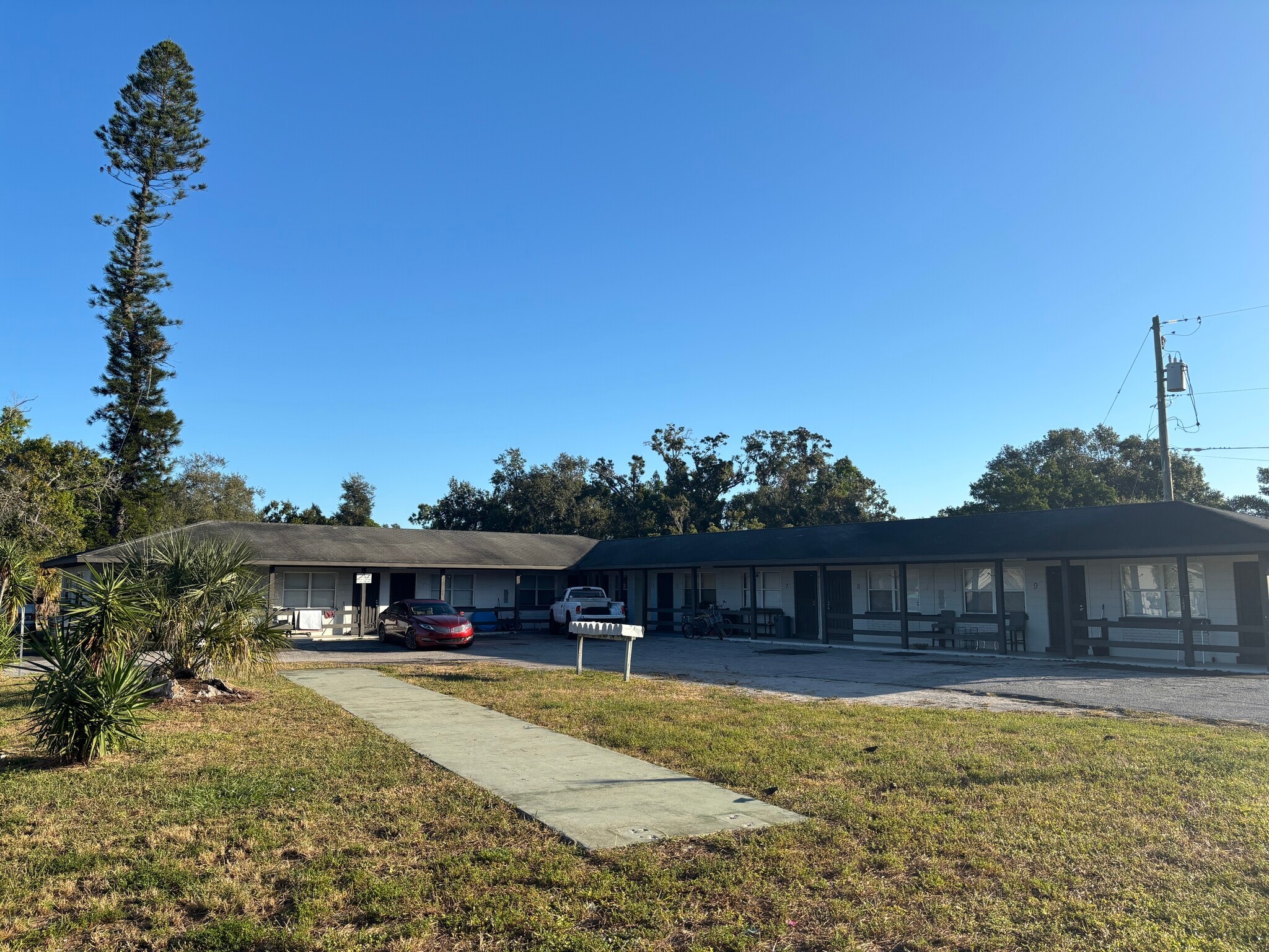 1821 13th St W, Bradenton, FL for Sale