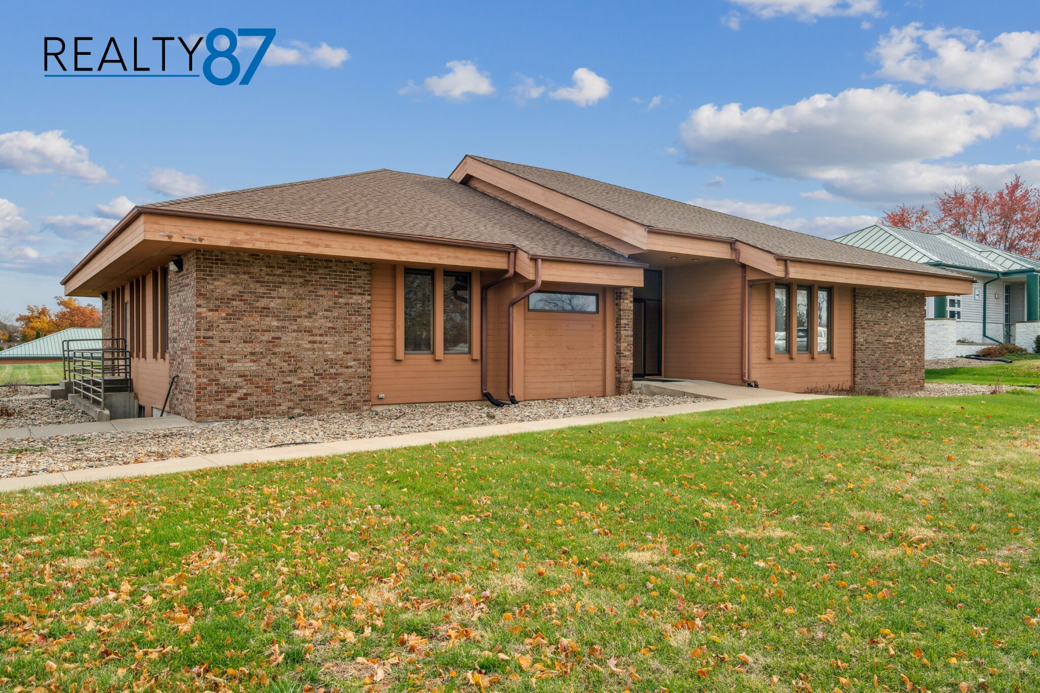 3900 River Ridge Dr NE, Cedar Rapids, IA for Rent