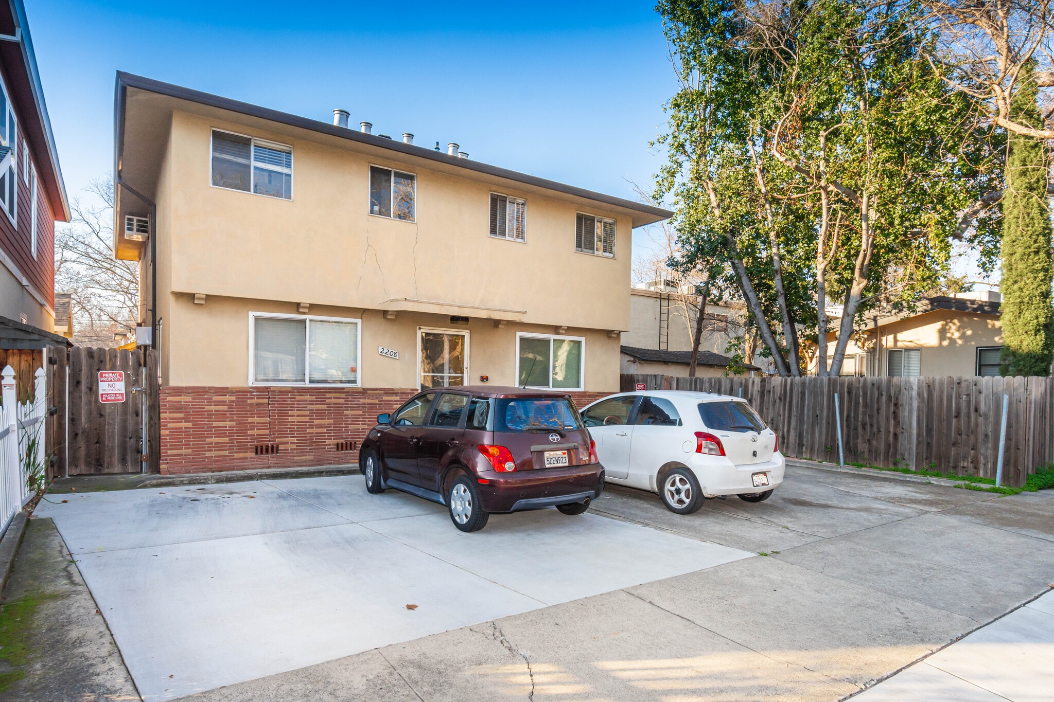 2208 25th St, Sacramento, CA for Sale