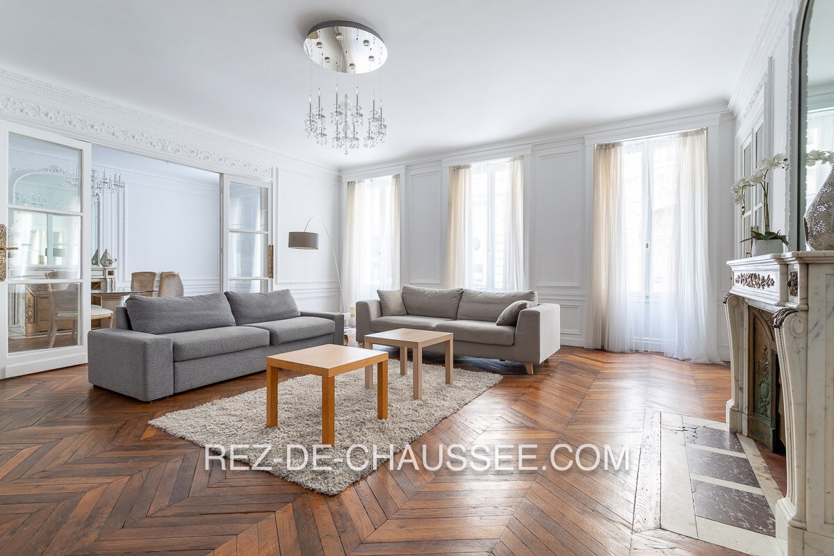 , Paris, PAR for Sale