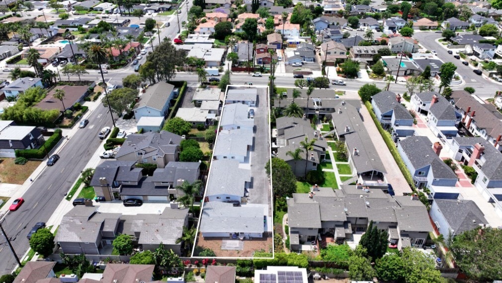 2422 Santa Ana Ave, Costa Mesa, CA for Sale