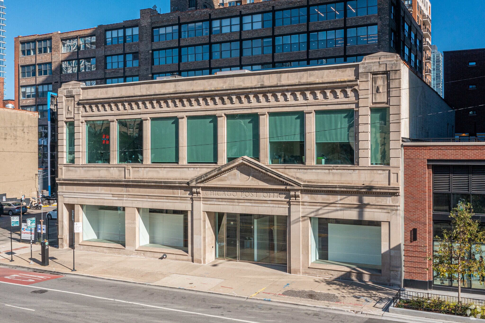 210-216 W Chicago Ave, Chicago, IL for Rent